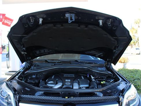 Used 2016 Mercedes-Benz GL 63 AMG 4MATIC image 39