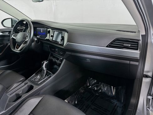 Used 2022 Volkswagen Jetta SE image 27