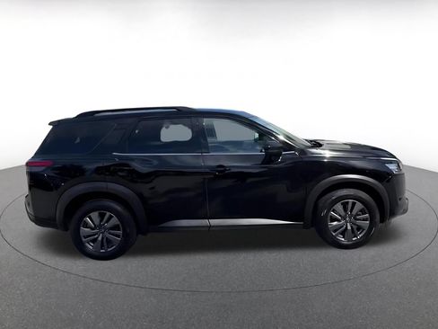 Used 2025 Nissan Pathfinder SV FWD image 16