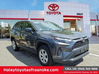 Used 2025 Toyota RAV4 LE AWD/4WD video 1