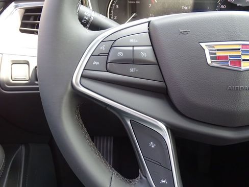 New 2025 Cadillac XT5 Luxury image 35