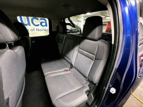 Used 2022 Nissan Frontier SV AWD/4WD image 15
