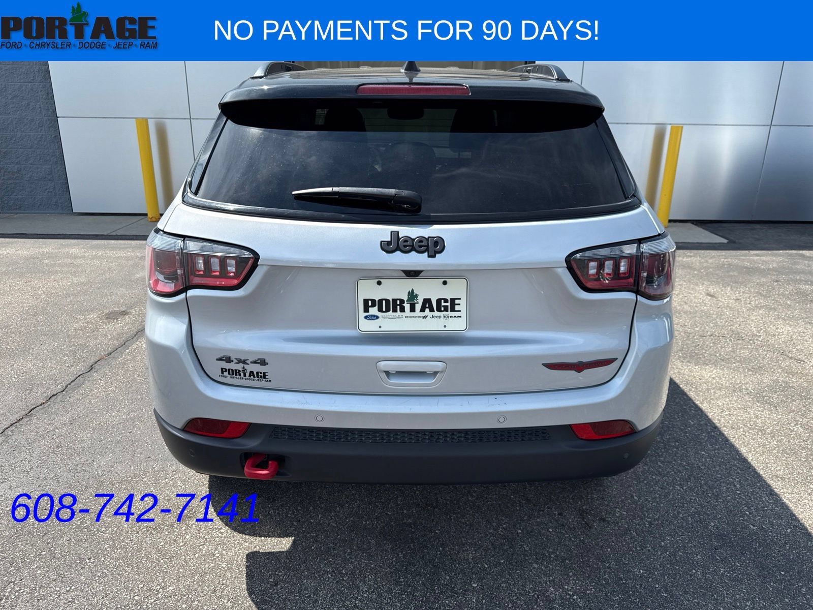 Used 2025 Jeep Compass Trailhawk AWD/4WD image 3