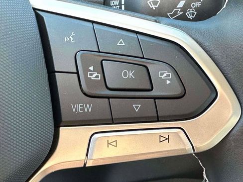 New 2024 Volkswagen Tiguan SE image 20