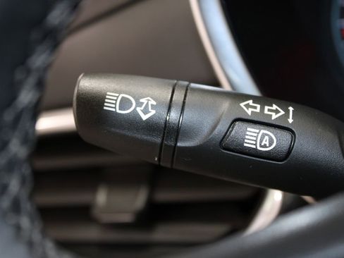 Used 2023 Chevrolet Equinox LT image 33