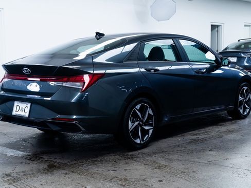 Used 2021 Hyundai Elantra Limited image 6