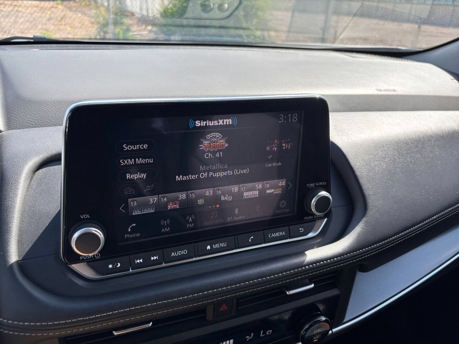 Used 2025 Nissan Rogue SV AWD/4WD image 16