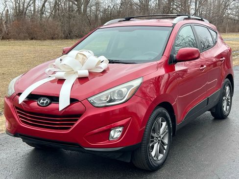 Used 2015 Hyundai Tucson SE image 1