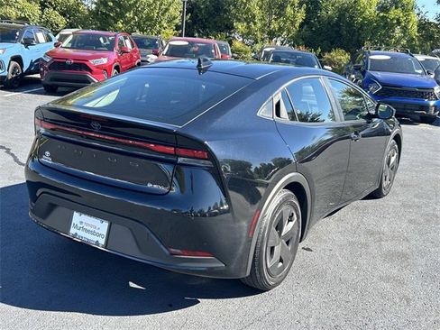 Used 2024 Toyota Prius LE image 4