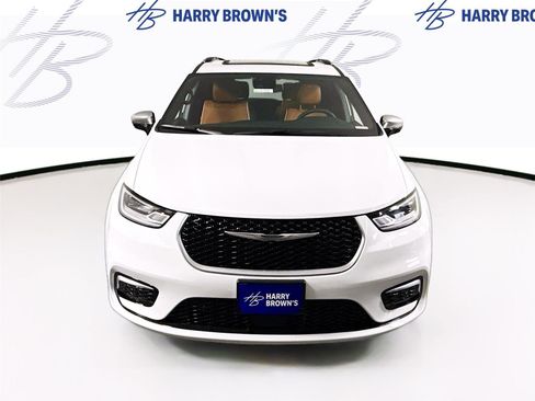 New 2026 Chrysler Pacifica Pinnacle w/ Trailer Tow Group image 32