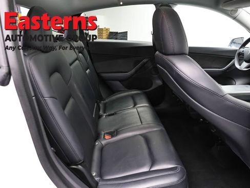 Used 2021 Tesla Model Y Long Range AWD/4WD image 17