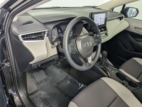 Used 2025 Toyota Corolla LE image 8