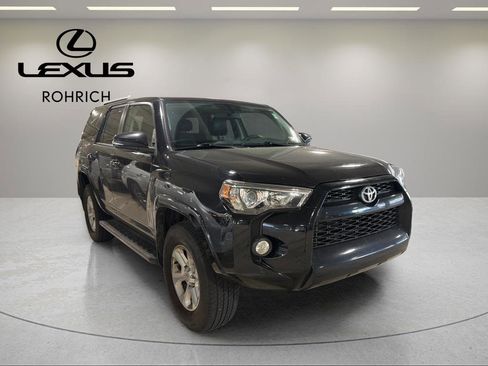 Used 2016 Toyota 4Runner SR5 Premium image 4