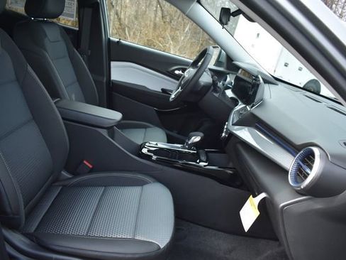 New 2026 Chevrolet Trax LT w/ LT Convenience Package image 13