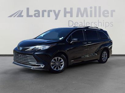 Used 2021 Toyota Sienna XLE