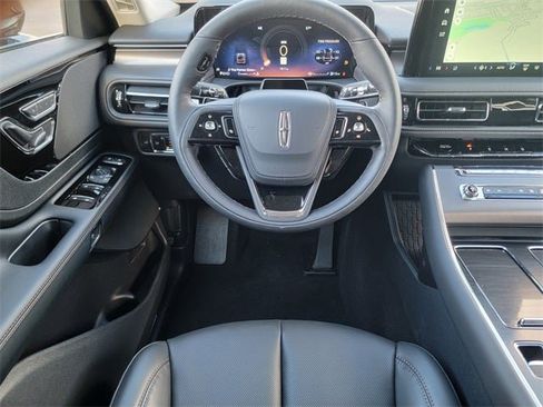New 2026 Lincoln Aviator AWD image 31