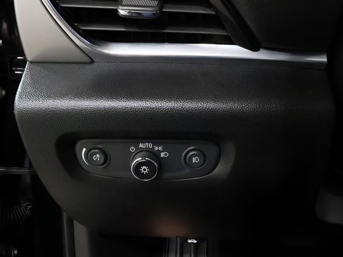 Used 2019 Chevrolet Traverse LT image 18