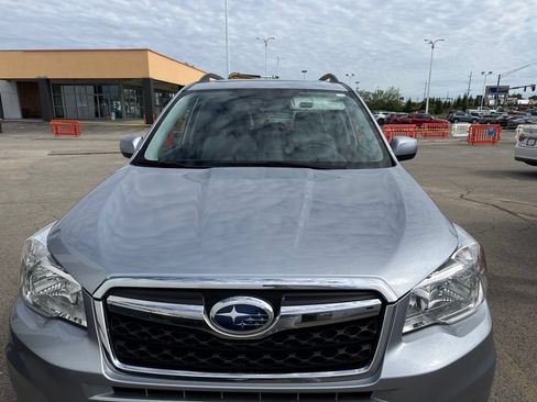 Used 2015 Subaru Forester 2.5i Premium w/ All-Weather Package AWD/4WD image 11