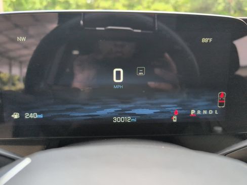 Used 2025 Chevrolet Equinox LT w/ Convenience Package II FWD image 13