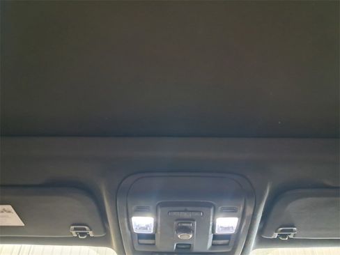 Used 2023 Chevrolet Suburban Z71 image 20