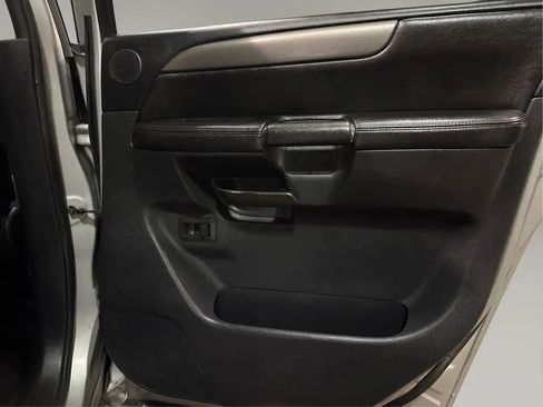 Used 2012 Nissan Armada SV AWD/4WD image 18