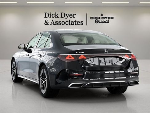 Used 2025 Mercedes-Benz E 350 Sedan image 17