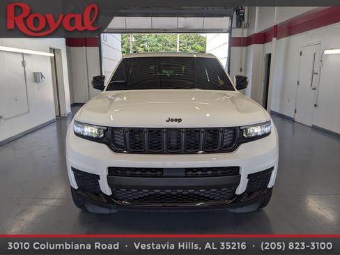 Used 2024 Jeep Grand Cherokee L Altitude RWD image 6