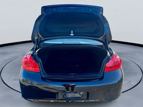 Used 2011 INFINITI G37 x Sedan w/ Premium Pkg image 17