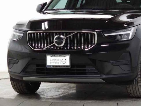 Certified 2025 Volvo XC40 B5 Core image 3