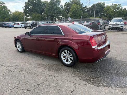 Used 2016 Chrysler 300 Limited RWD image 3