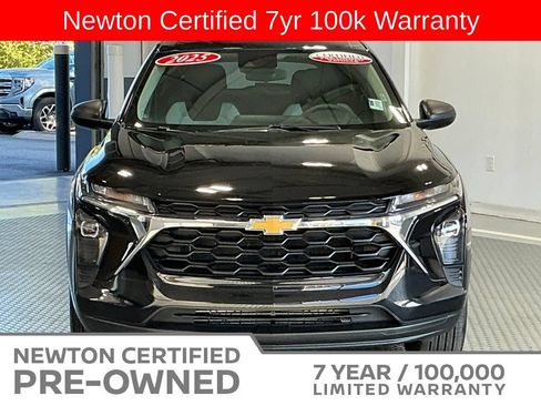 Used 2025 Chevrolet Trax LS FWD image 14