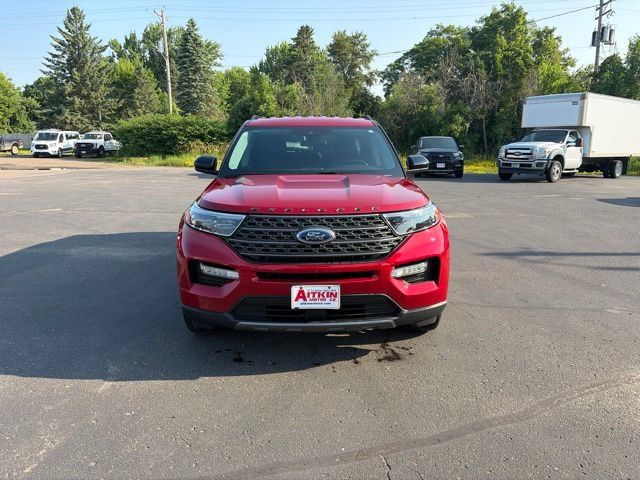 Used 2024 Ford Explorer XLT w/ Equipment Group 202A AWD/4WD image 2