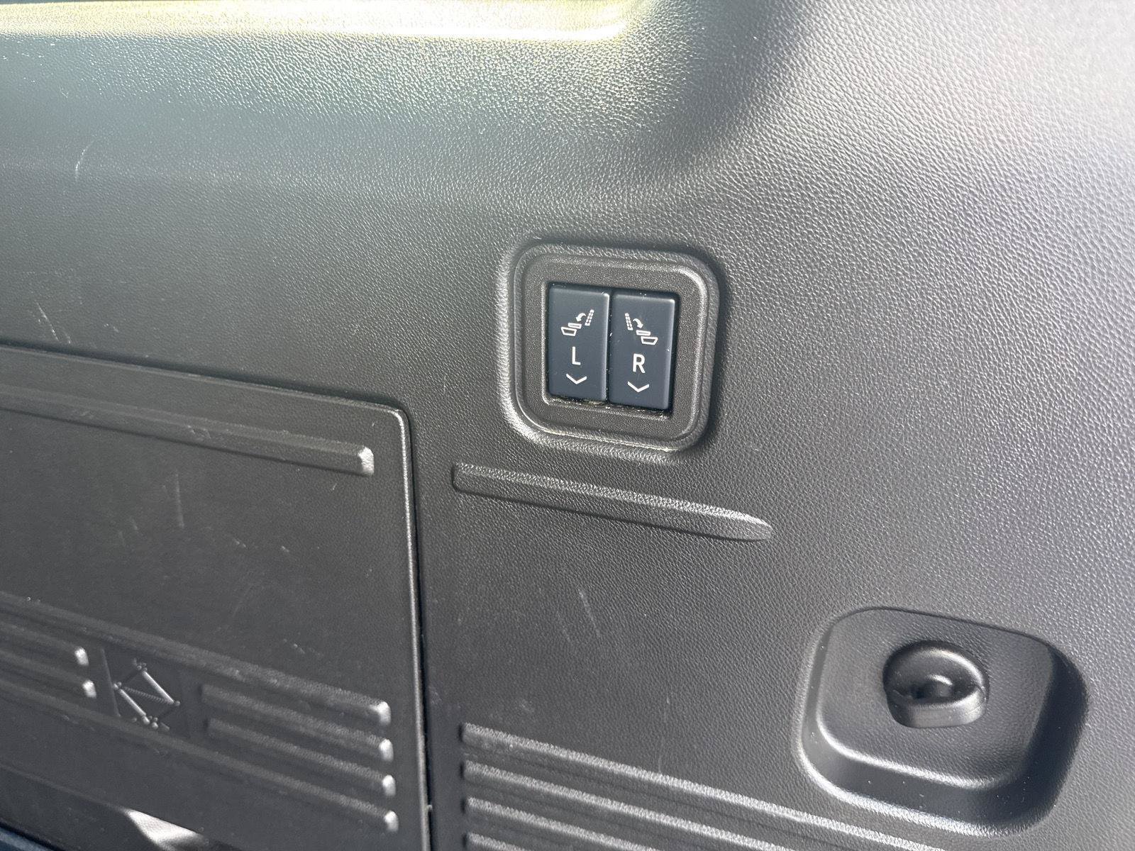 Used 2025 GMC Hummer EV 3X AWD/4WD image 14