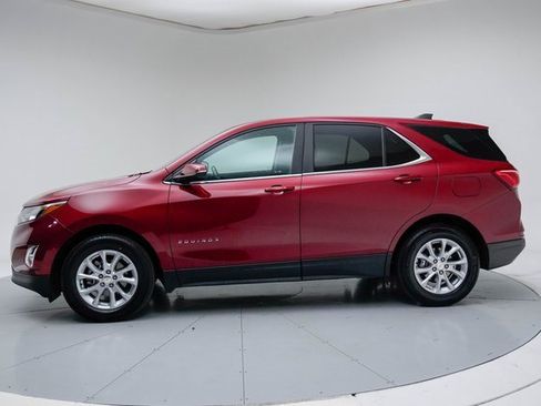 Used 2021 Chevrolet Equinox LT image 2