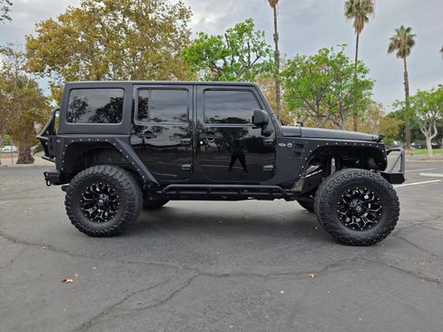 Used 2013 Jeep Wrangler Unlimited Sport AWD/4WD image 7