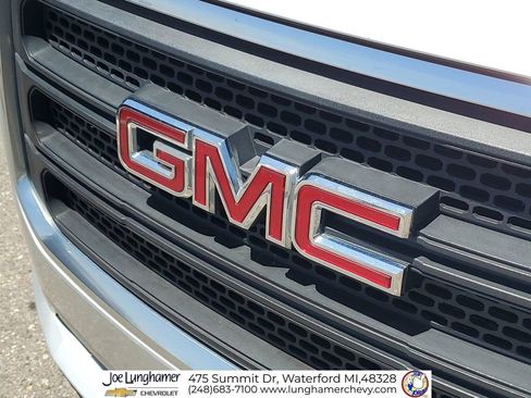 Used 2013 GMC Acadia SLE FWD image 30