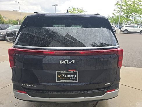 New 2026 Kia Carnival EX image 5
