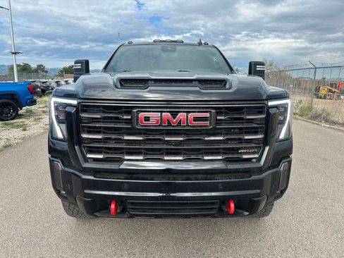 Used 2024 GMC Sierra 2500 AT4X AWD/4WD image 2