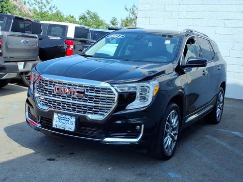 Used 2023 GMC Terrain Denali AWD/4WD image 3