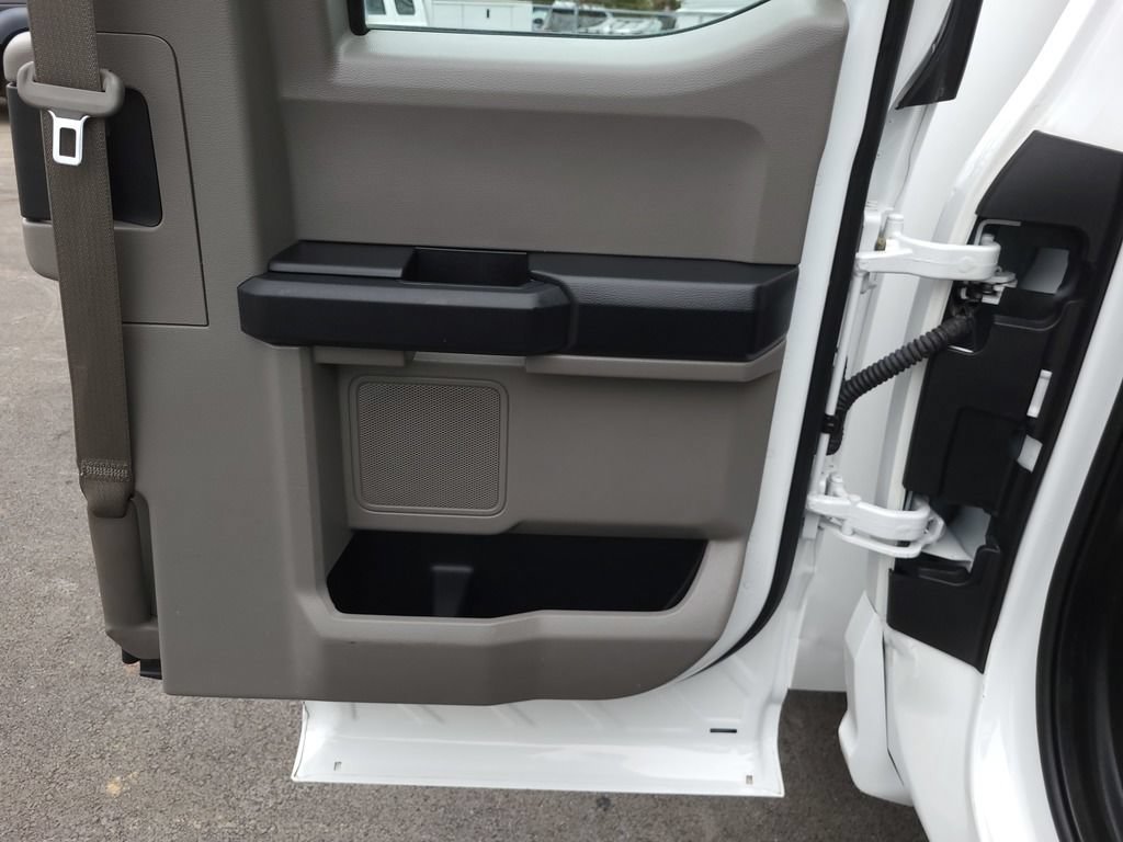Used 2017 Ford F250 XL w/ Snow Plow/Camper Package AWD/4WD image 19