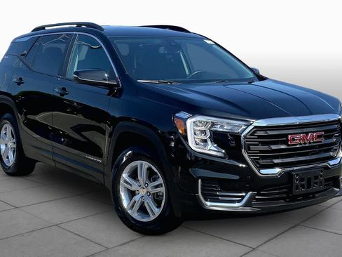 Used 2023 GMC Terrain SLE w/ Driver Convenience Package AWD/4WD image 3