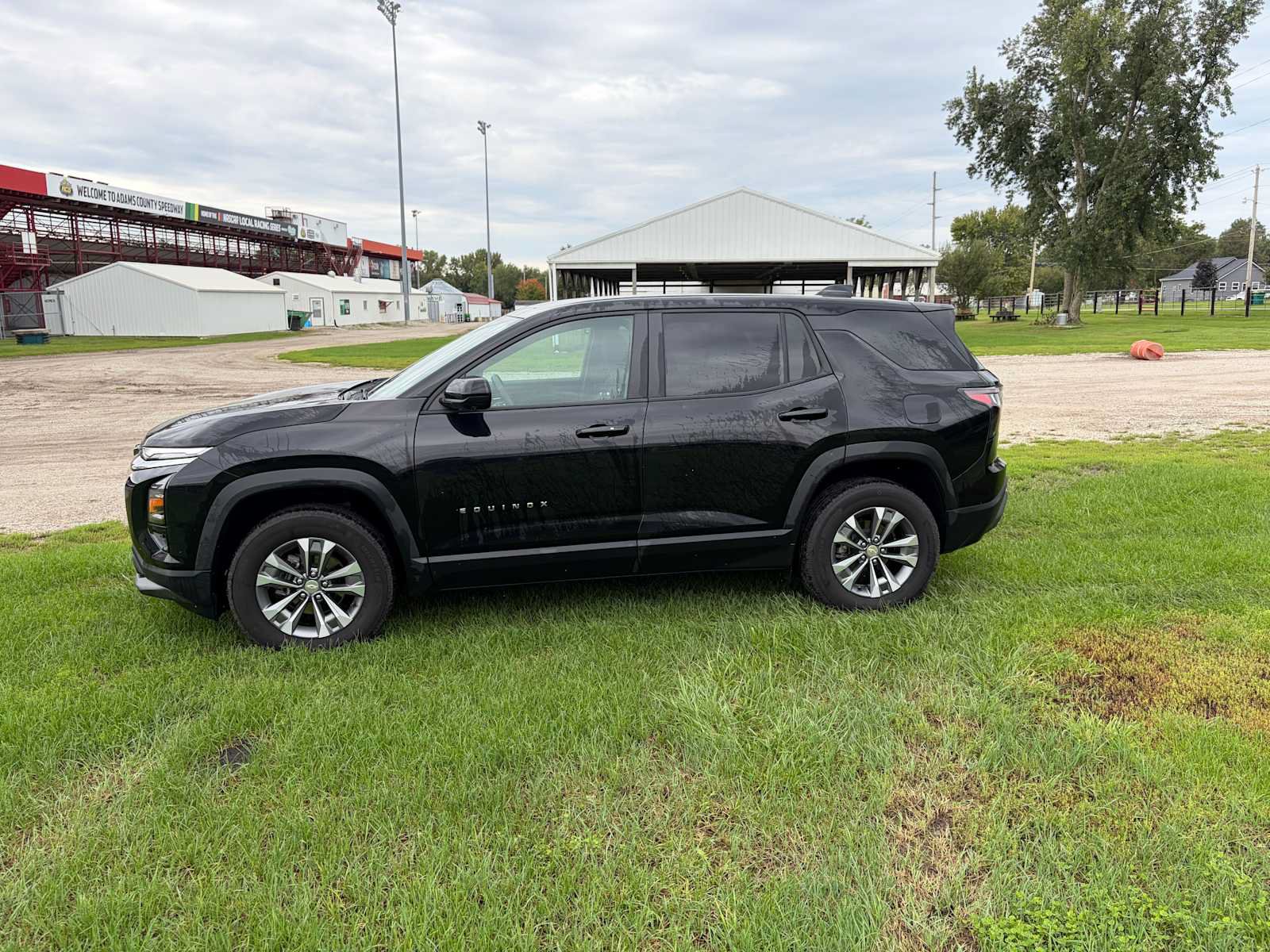 Used 2025 Chevrolet Equinox LT w/ Safety and Technology Package AWD/4WD image 1