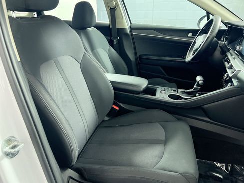 Used 2022 Kia K5 LXS image 29