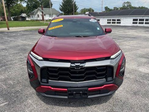 Used 2025 Chevrolet Equinox ACTIV w/ Safety and Technology Package FWD image 2