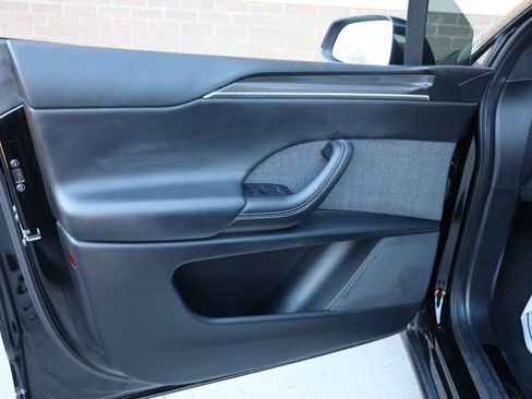 Used 2022 Tesla Model X Plaid image 12