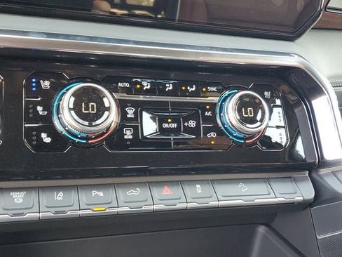 New 2026 GMC Sierra 3500 Denali Ultimate AWD/4WD image 24