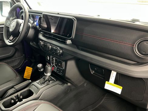 New 2026 Jeep Wrangler Unlimited Rubicon AWD/4WD image 24