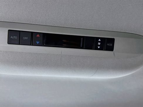 Certified 2025 Toyota Sienna LE FWD image 24