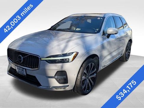 Certified 2023 Volvo XC60 B5 Ultimate w/ Climate Package image 3