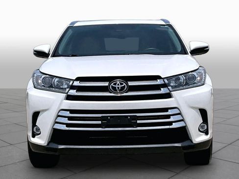 Used 2019 Toyota Highlander Limited FWD image 4